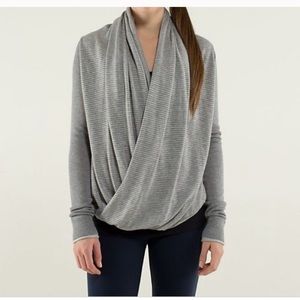 Lululemon Iconic Wrap size 12